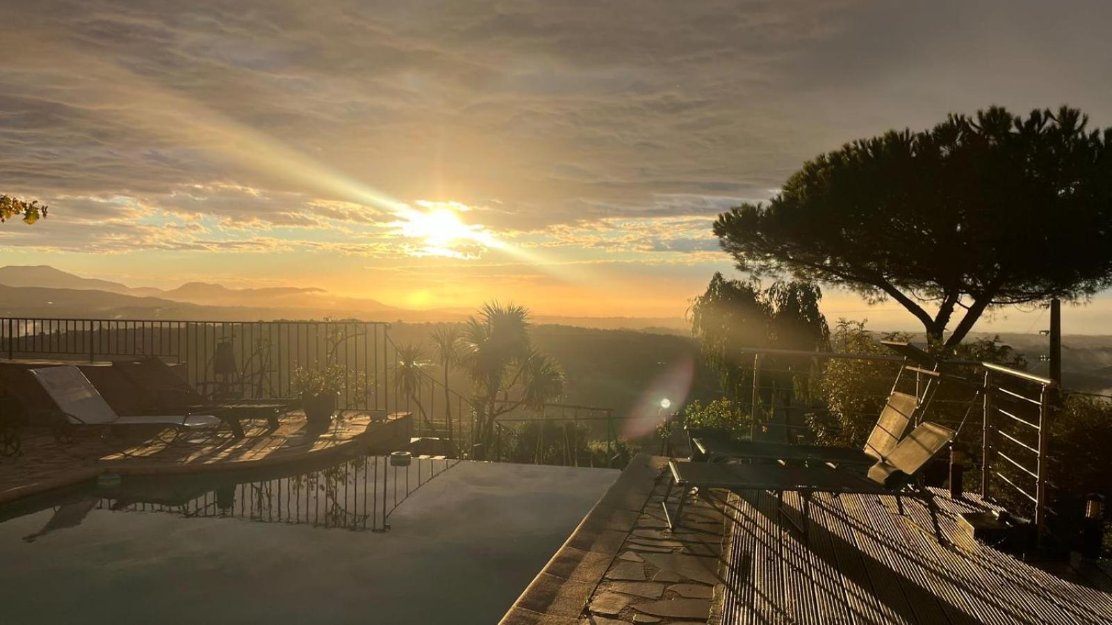 "Aux Balcons Du Riou" Avec Vue Mer 180 Degres Vence Εξωτερικό φωτογραφία